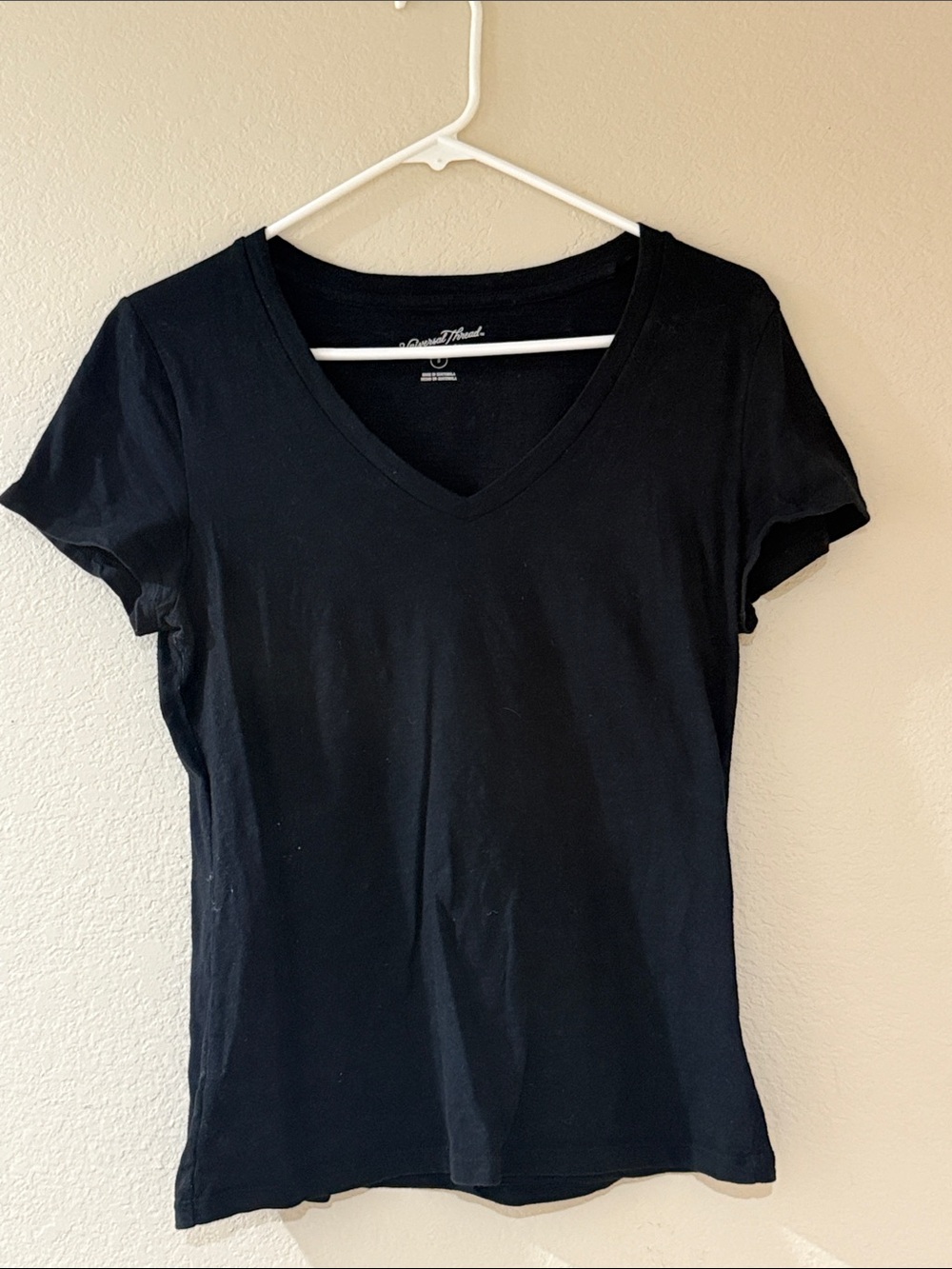 Universal Thread Black V-Neck Short Sleeve Tee